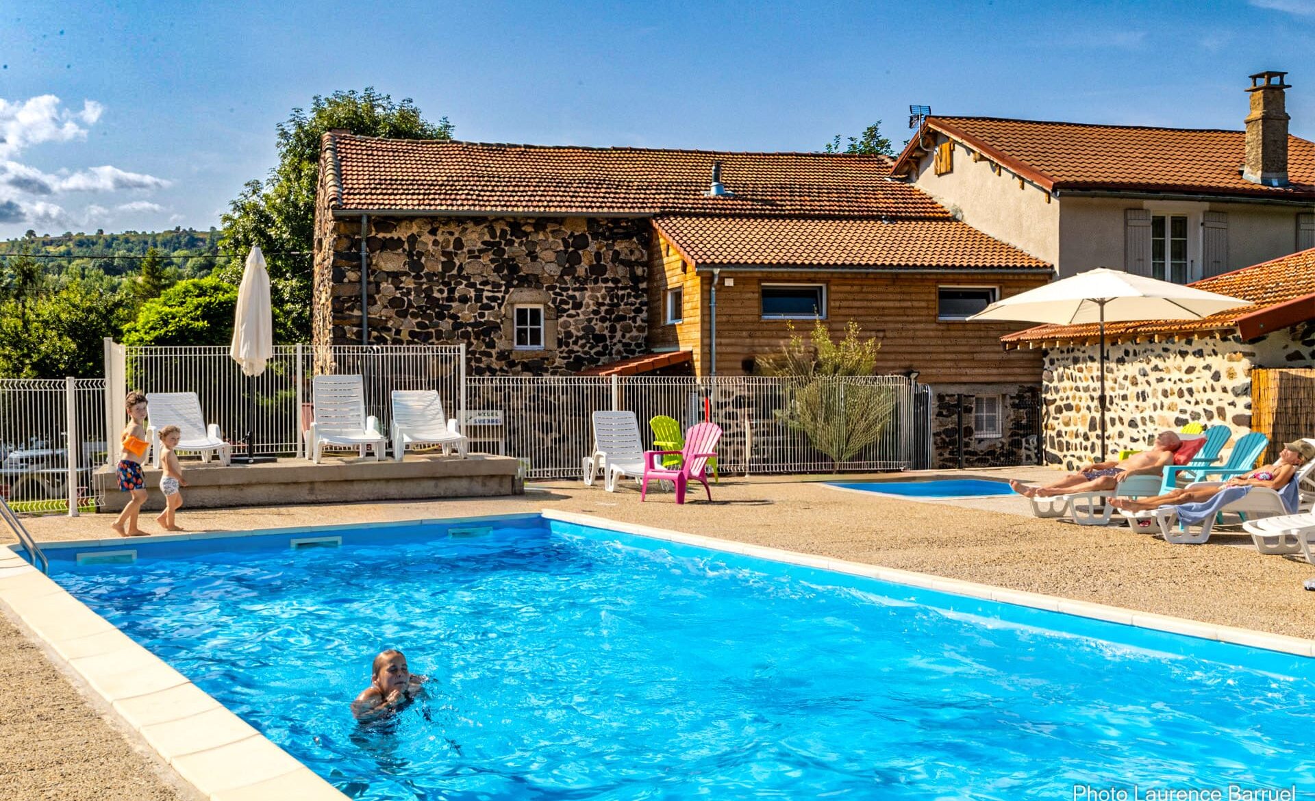 Camping estela puy en velay haute loire piscine