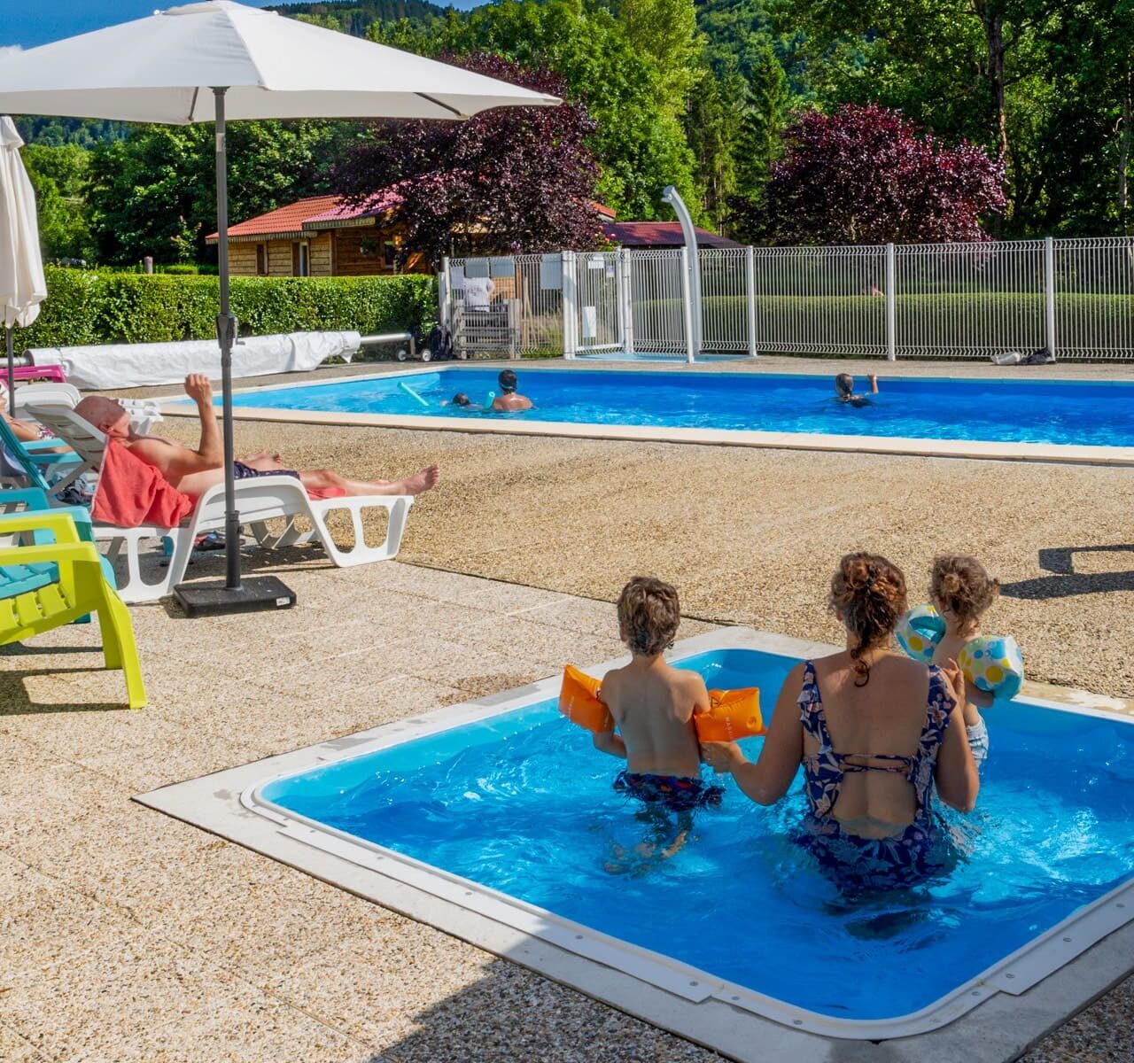 Camping estela puy en velay haute loire piscine enfants patageoire